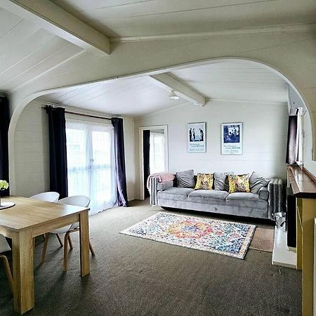 Cosy Lockwood In Town Villa Taupo Eksteriør bilde